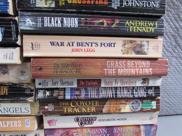 LARGE COLLECTION OF PAPERBACKS - MOSTLY WESTERNS