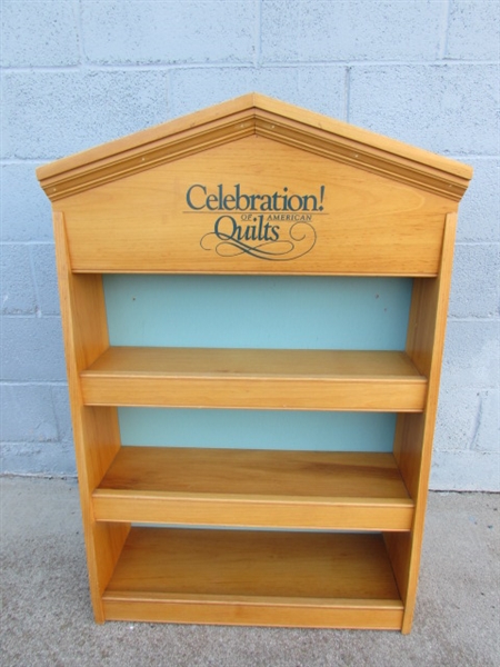 QUILTER'S SHOWCASE STORE DISPLAY UNIT
