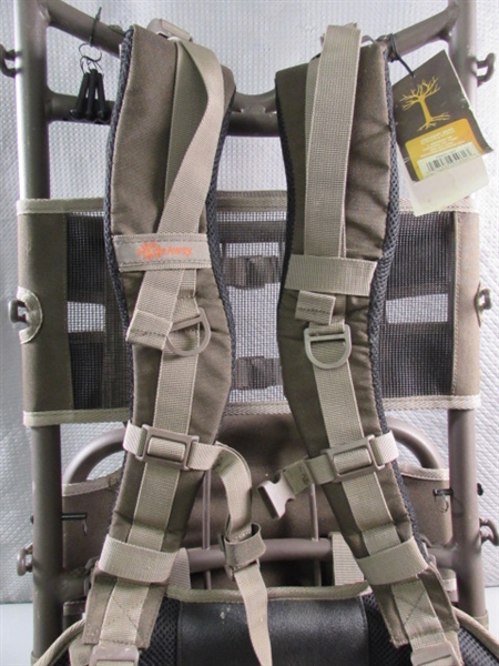 NWT - HIDEAWAY GEAR EXPEDITION FRAME