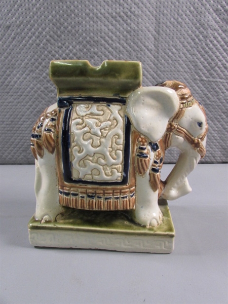 VINTAGE CERAMIC ELEPHANT ASHTRAY & SMALL FIGURINES