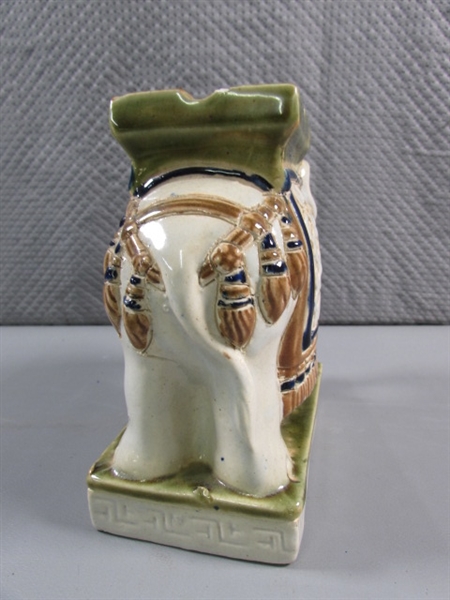 VINTAGE CERAMIC ELEPHANT ASHTRAY & SMALL FIGURINES