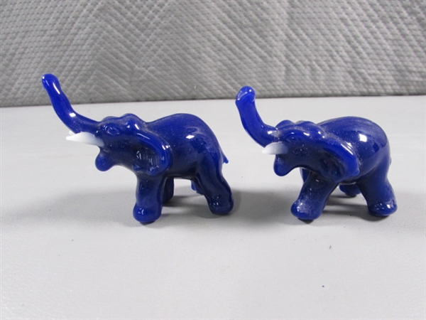 VINTAGE CERAMIC ELEPHANT ASHTRAY & SMALL FIGURINES