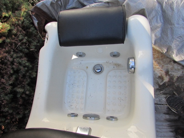 PIBBS PEDICURE SPA CHAIR W/TECHNICIAN CHAIR & EXTRA PUMP