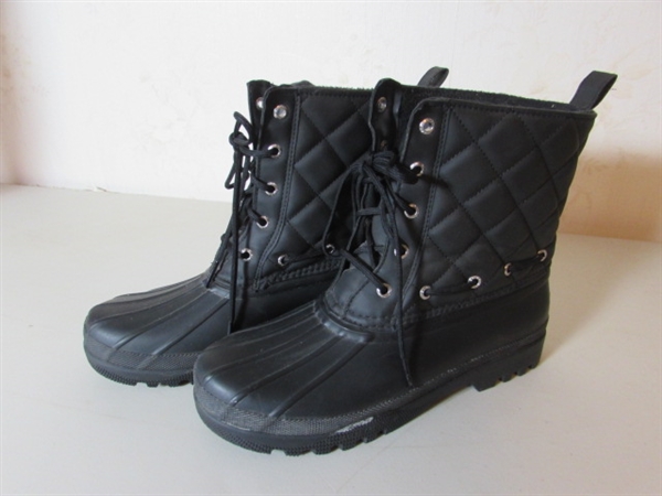 SIZE 8 WOMENS WINTER BOOTS