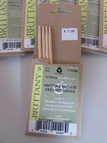 KNITTING NEEDLES & CARDER