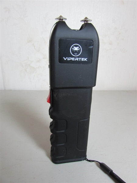 STUN GUN