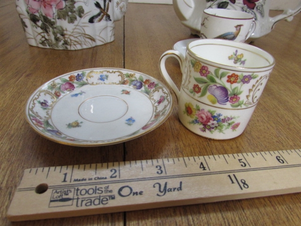 TEA POTS, CUPS AND SAUCERS