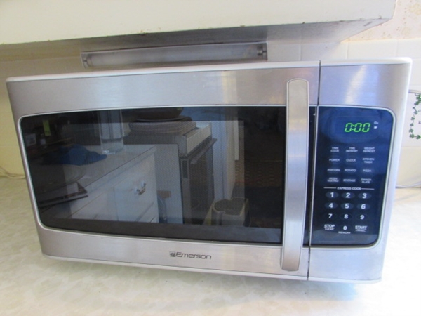 EMERSON 1000-WATT MICROWAVE