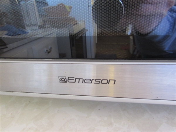 EMERSON 1000-WATT MICROWAVE