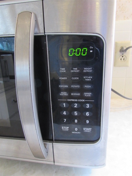 EMERSON 1000-WATT MICROWAVE