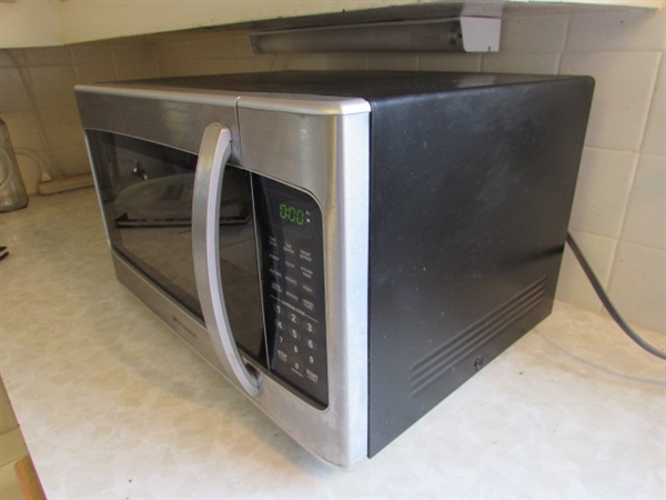 EMERSON 1000-WATT MICROWAVE