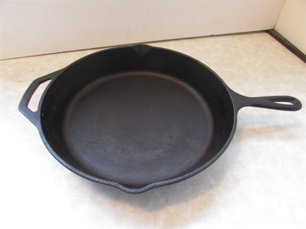 12 LODGE CAST IRON FRYING PAN