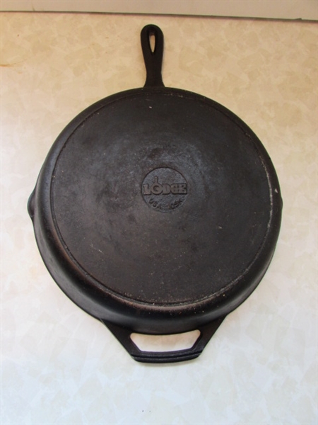 12 LODGE CAST IRON FRYING PAN