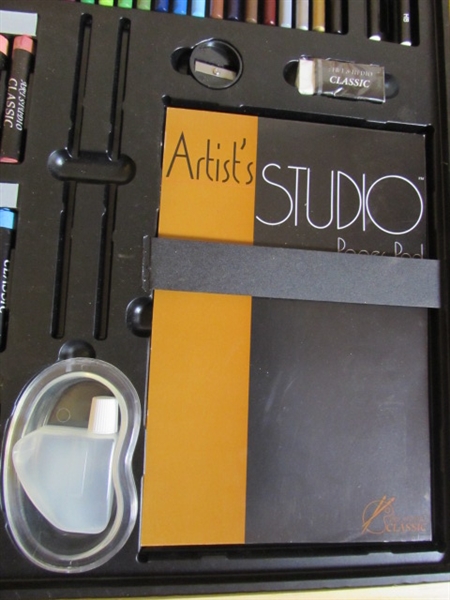 ART STUDIO IN A BOX & PAINTING BOARD