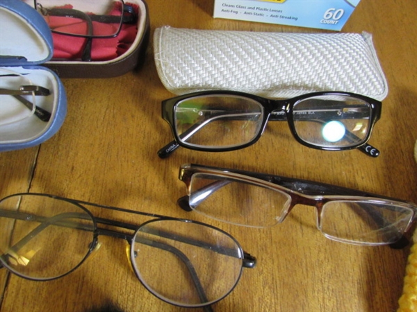 READING GLASSES & SUNGLASSES