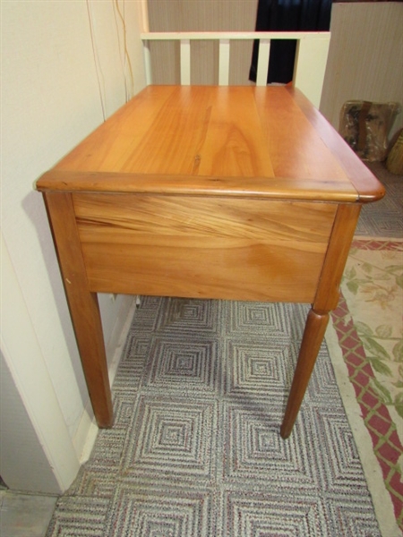 VINTAGE WOODEN CONSOLE TABLE W/DRAWERS