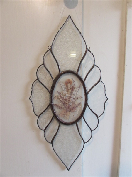 LEADED STAINED GLASS SUNCATCHER