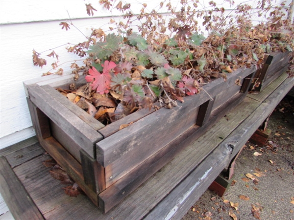 RUSTIC WOOD TABLE W/METAL LEGS/2 WOODEN PLANTERS W/PLANTS