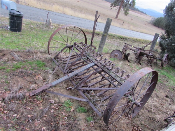 SPRING TOOTH CULTIVATOR - YARD ART