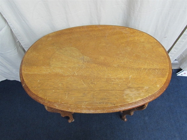 ANTIQUE WOODEN SIDE TABLE