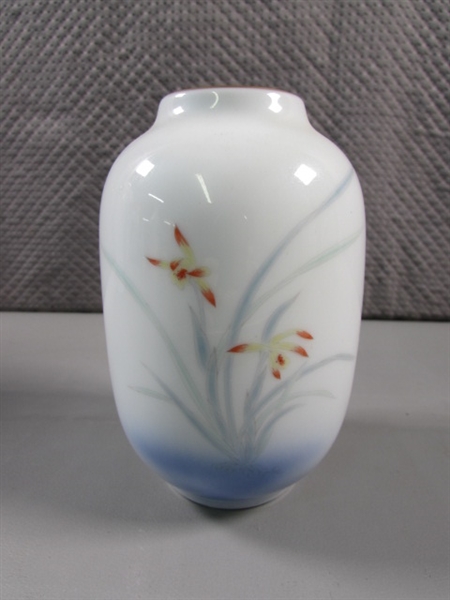 JAPANESE & GERMAN VASES