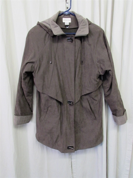 ST. JOHNS BAY LADIES SMALL COAT