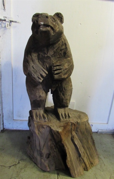 CHAINSAW BEAR CARVING