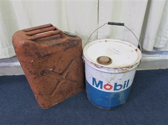 VINTAGE MOBIL CAN & JERRY CAN