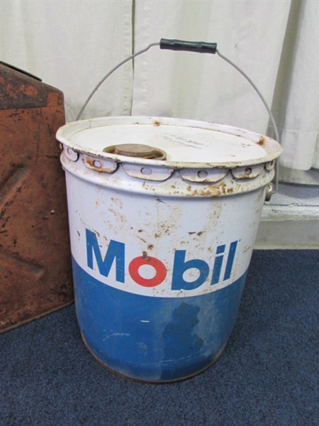 VINTAGE 'MOBIL' CAN & JERRY CAN