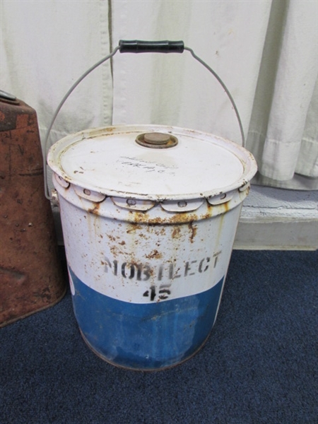 VINTAGE 'MOBIL' CAN & JERRY CAN