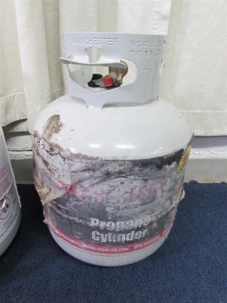 4 5-GALLON PROPANE TANKS