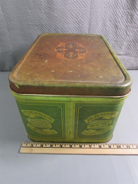 VINTAGE METAL BREAD BOX W/COOKIE CUTTERS & CANDY MOLDS