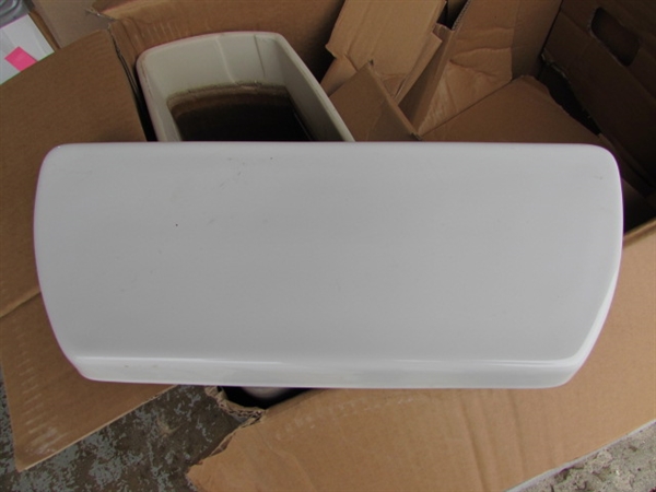 KOHLER 1.6 GALLON WHITE TOILET - USED