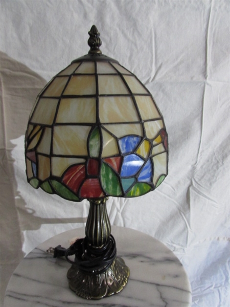 ACCENT TABLE & STAINED GLASS LAMP