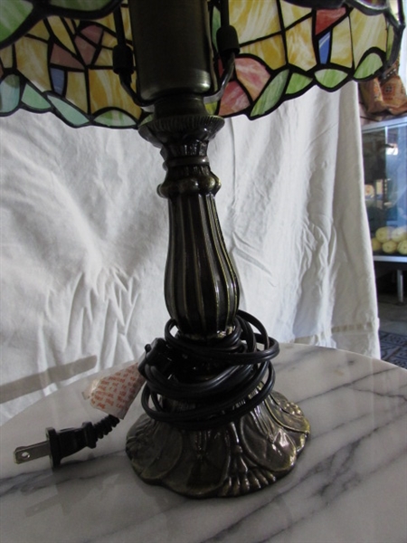 ACCENT TABLE & STAINED GLASS LAMP