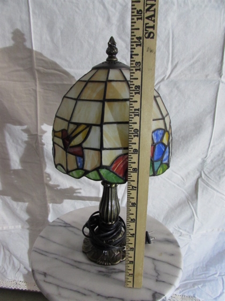 ACCENT TABLE & STAINED GLASS LAMP