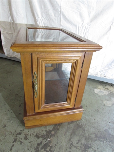 WOOD & GLASS DISPLAY CABINET/SIDE TABLE