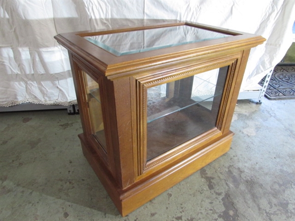 WOOD & GLASS DISPLAY CABINET/SIDE TABLE