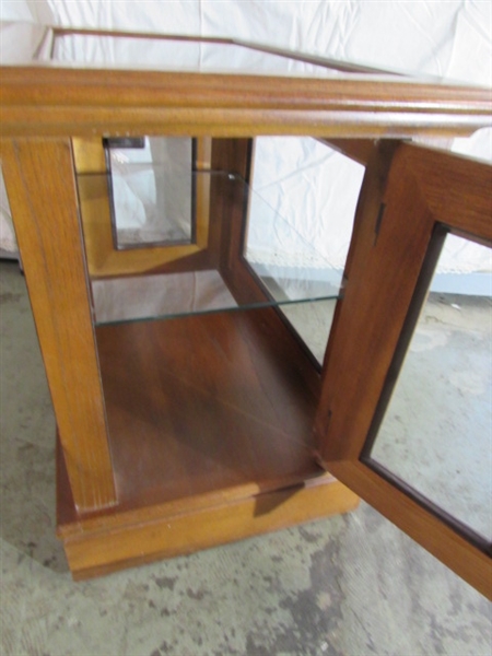 WOOD & GLASS DISPLAY CABINET/SIDE TABLE