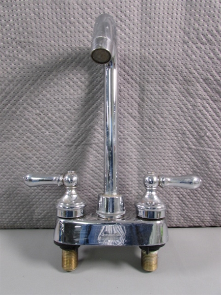 SMALL KOHLER CAST/ENAMEL ALMOND SINK W/FAUCET