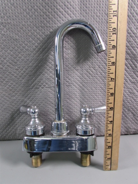 SMALL KOHLER CAST/ENAMEL ALMOND SINK W/FAUCET