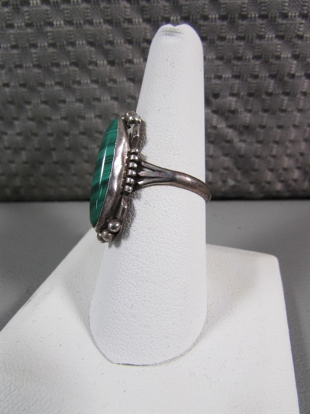 STERLING SILVER & MALACHITE RING