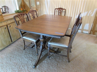 ANTIQUE DINING TABLE W/LEAF & 5 CHAIRS