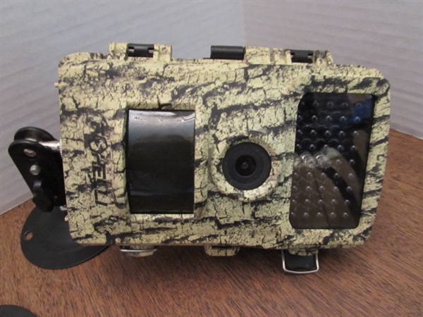 PAIR OF TRAIL CAMERAS, BOTH WORK & COME W/MEMORY CARDS & ADAPTER