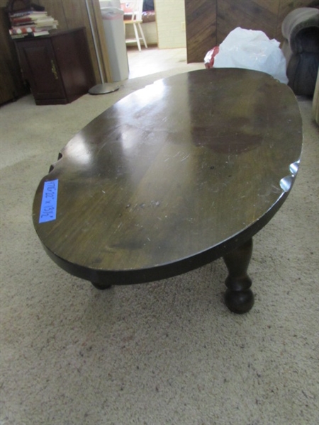 OVAL WOODEN COFFEE TABLE
