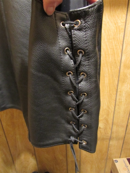 MEN'S LEATHER VEST - LIKE NEW CONDITION
