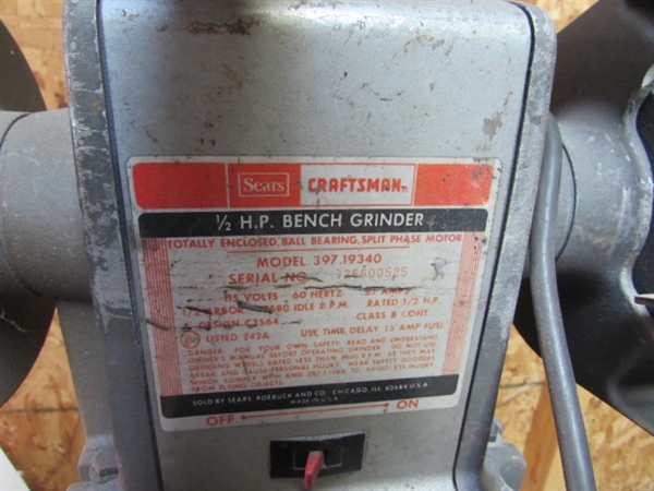 CRAFTSMAN 1/2 HP BENCH GRINDER ON STAND W/EXTRA WHEELS