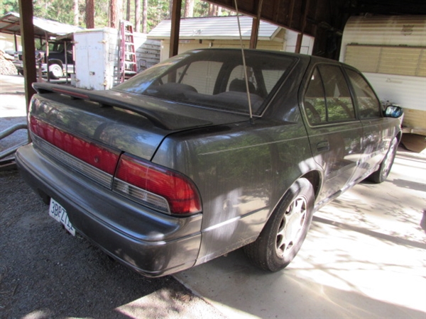 1993 NISSAN MAXIMA - MECHANICS SPECIAL DOES NOT FIRE/RUN - FOR PARTS/REPAIR