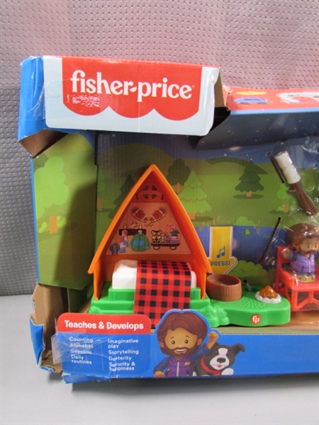 FISHER PRICE LITTLE PEOPLE CAMPING SET -NEW
