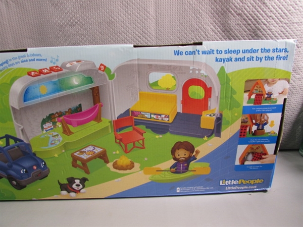 FISHER PRICE LITTLE PEOPLE CAMPING SET -NEW